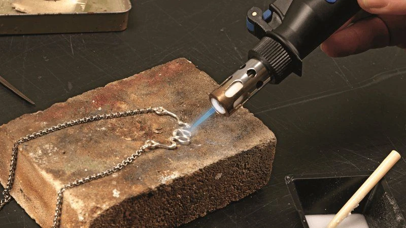 Dremel VersaTip 2000-6 Soldeerbout Op Butagas In Koffer - F0132000JA 8 Dremel VersaTip 2000-6 Soldeerbout Op Butagas In Koffer - F0132000JA - Afbeelding 6