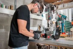 Powerplus POWE80080 Bankslijpmolen - 150W - 150mm -HandelFix Winkel 110c9b55cb4e5cddbbde5f23d0cb35a7