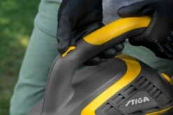 Stiga BL 130c V Elektrische Bladblazer Met Zuigfunctie - 2,6kW - 92m/s - 7m³/min -HandelFix Winkel 1b218037f00ce215452f5324c247db19