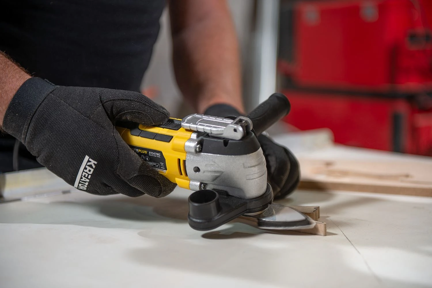 Powerplus POWX1347MC Multitool + 36 Accessoire In Blik - 300W 6 Powerplus POWX1347MC Multitool + 36 Accessoire In Blik - 300W - Afbeelding 4