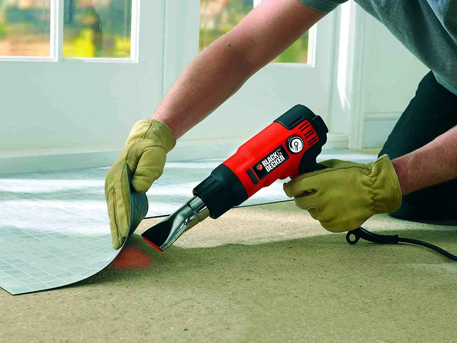 Black & Decker Black+Decker KX2200K Heteluchtpistool Incl. Accessoires In Koffer - 2000W 4 Black & Decker Black+Decker KX2200K Heteluchtpistool Incl. Accessoires In Koffer - 2000W - Afbeelding 2