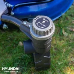 Hyundai 57025 Benzine Grasmaaier - 4-takt - 196cc - 4,2kW 17 Hyundai 57025 Benzine Grasmaaier - 4-takt - 196cc - 4,2kW -HandelFix Winkel 474dc8f7736c4a9186cfd679a571f186