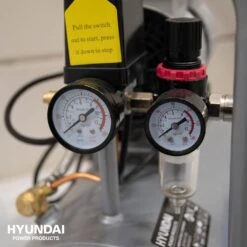 Hyundai 55754 Stille Compressor - 30L - 8bar -HandelFix Winkel 4e4706e1ab5bcf2538d89eede764861b