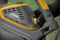 Stiga BL 130c V Elektrische Bladblazer Met Zuigfunctie - 2,6kW - 92m/s - 7m³/min -HandelFix Winkel 520106d4e89590bcc8e0fe5c3111d214