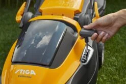 Stiga COLLECTOR 136e Kit Accu Grasmaaier Set (2x 2,0Ah) - 35L - 250m² -HandelFix Winkel 57d0bed6b95d59aa7930daf0a4e86d49