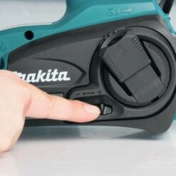 Makita DUC302Z 36V (2x 18V) Li-Ion Accu Kettingzaag Body - 300mm -HandelFix Winkel 618977c5172bc3084444fc6337db3e59