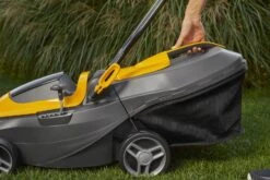 Stiga COLLECTOR 136e Kit Accu Grasmaaier Set (2x 2,0Ah) - 35L - 250m² -HandelFix Winkel 62d496ac8d3dfb7543421eb52c9ad5e0