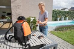 Powerplus POWDPG80460 20V Accu Rugsproeier / Druksproeier Rugzak - 16L -HandelFix Winkel 64ddcdccbc5f6e91d65aa2930dd4bdd5