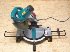 Makita MLS100 Afkortzaag - 1500W - 255 X 30mm -HandelFix Winkel 67bafbee195b33a2da1b35658d76d226