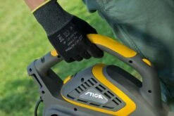 Stiga BL 130c V Elektrische Bladblazer Met Zuigfunctie - 2,6kW - 92m/s - 7m³/min -HandelFix Winkel 740e5a869d911faf4a73e5e9f107ff0c