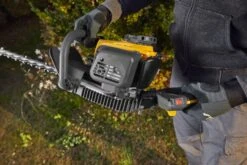 Stiga HT 525 Benzine Heggenschaar - 22,5cc - 0,65kW - 2-takt - 46cm - 35mm -HandelFix Winkel 783d4c71ff2499b1ba5f26b915811cf1