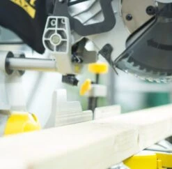 Stanley FME720 Afkortzaag - 2000W - 225 X 30mm - FME720 -HandelFix Winkel 78980c3008c7d6256db5f7d46887fe5b