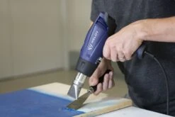 Weldy HG 330-B Heteluchtpistool Car Wrapping Kit - 1600W 16 Weldy HG 330-B Heteluchtpistool Car Wrapping Kit - 1600W -HandelFix Winkel 7b3ecd089d90841581cde1ec954ab27a