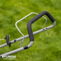 Hyundai 57021 Benzine Grasmaaier - 79,8cc - 4-takt - 400mm 17 Hyundai 57021 Benzine Grasmaaier - 79,8cc - 4-takt - 400mm -HandelFix Winkel 842388fd70d295fa414ce946c0f7eb45
