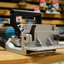 Makita PJ7000 Lamellenfrees In Koffer - 701W 9 Makita PJ7000 Lamellenfrees In Koffer - 701W -HandelFix Winkel 894927831e6b7654f555462474ab574b