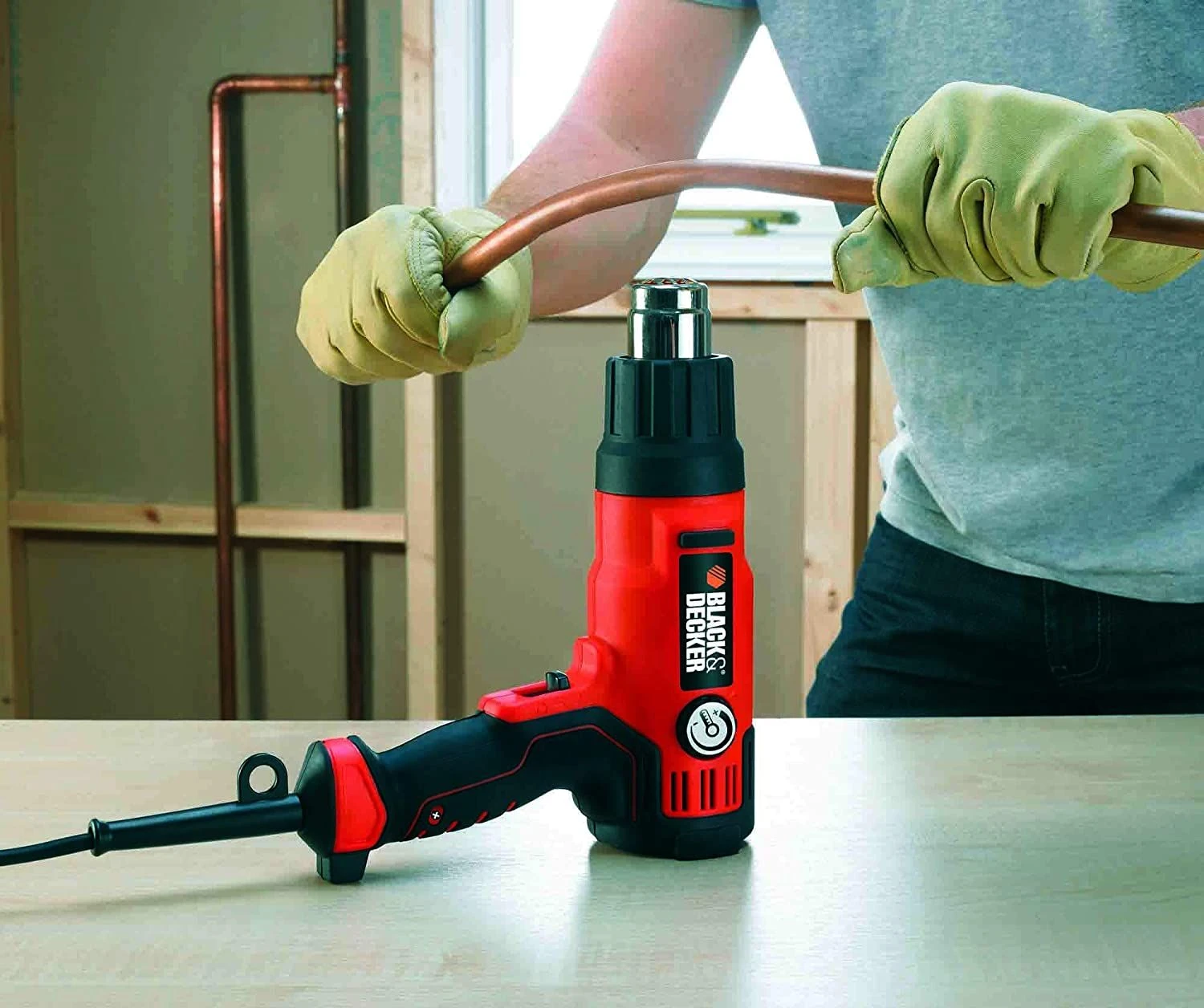 Black & Decker Black+Decker KX2200K Heteluchtpistool Incl. Accessoires In Koffer - 2000W 5 Black & Decker Black+Decker KX2200K Heteluchtpistool Incl. Accessoires In Koffer - 2000W - Afbeelding 3