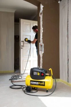 Powerplus POWX1725 Compressor - 1100W - 24L - Olievrij -HandelFix Winkel a11cdb7c59e6f0bafd809923657cb3cb