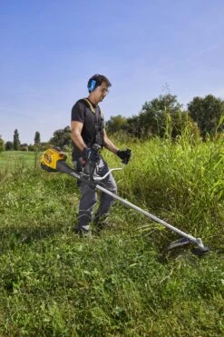 Stiga BC 760 B Benzine Bosmaaier - 52,8cc - 1,7kW - 2-takt - 45cm -HandelFix Winkel acf6fcc6ca81e23f7be88b32a52b0b99