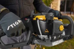 Stiga HT 525 Benzine Heggenschaar - 22,5cc - 0,65kW - 2-takt - 46cm - 35mm -HandelFix Winkel b0e2fbd680081b9dc648d5400724f84a