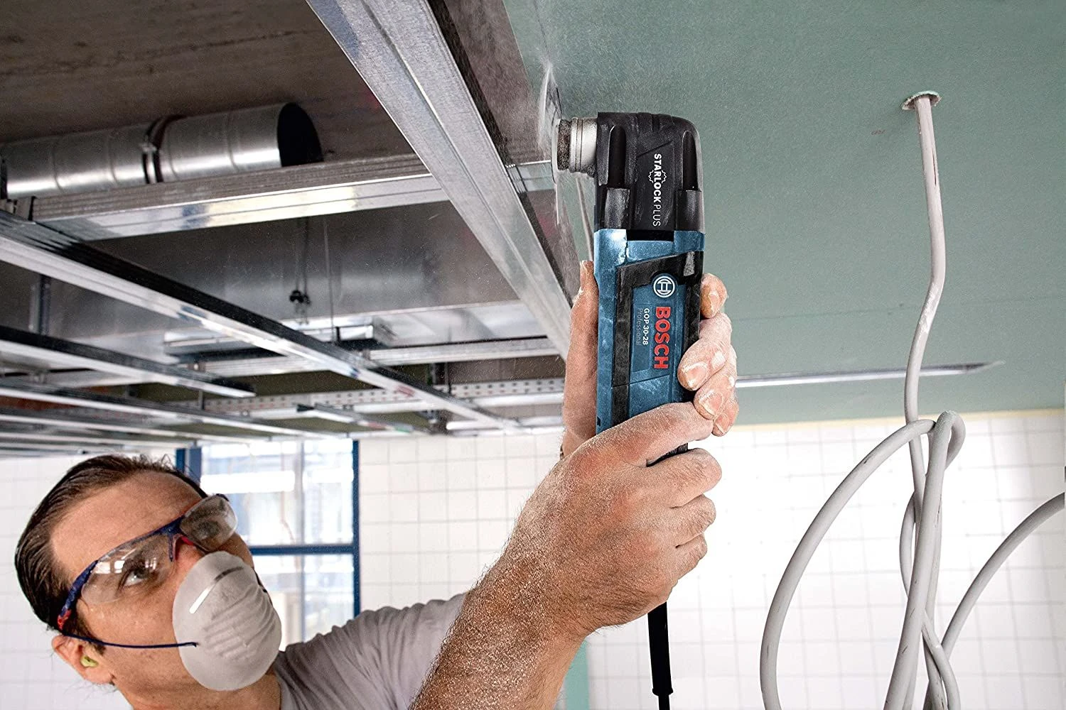 Bosch GOP 30-28 Multitool + 16 Delige Accessoireset In L-Boxx - 300W - 0601237000 7 Bosch GOP 30-28 Multitool + 16 Delige Accessoireset In L-Boxx - 300W - 0601237000 - Afbeelding 5