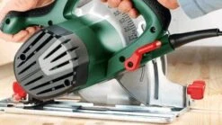 Bosch PKS 66 AF Cirkelzaag Met Geleiderail - 1600W - 0603502000 12 Bosch PKS 66 AF Cirkelzaag Met Geleiderail - 1600W - 0603502000 -HandelFix Winkel d3fc79ccb0adefba884a4003e8048bb2