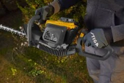 Stiga HT 525 Benzine Heggenschaar - 22,5cc - 0,65kW - 2-takt - 46cm - 35mm -HandelFix Winkel e7d2c52578d81d9ddad48eda006c6121
