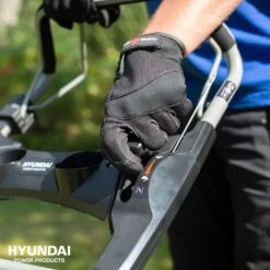 Hyundai 57025 Benzine Grasmaaier - 4-takt - 196cc - 4,2kW 18 Hyundai 57025 Benzine Grasmaaier - 4-takt - 196cc - 4,2kW -HandelFix Winkel e85a971bcacfee385b5dc9c249a23e55