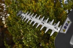 Stiga HT 525 Benzine Heggenschaar - 22,5cc - 0,65kW - 2-takt - 46cm - 35mm -HandelFix Winkel f3227088eb82bd4edc7ac869b4254afd